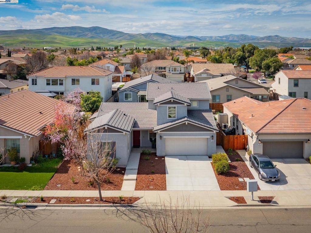Patterson, CA 95363,115 Lemon Blossom Ln
