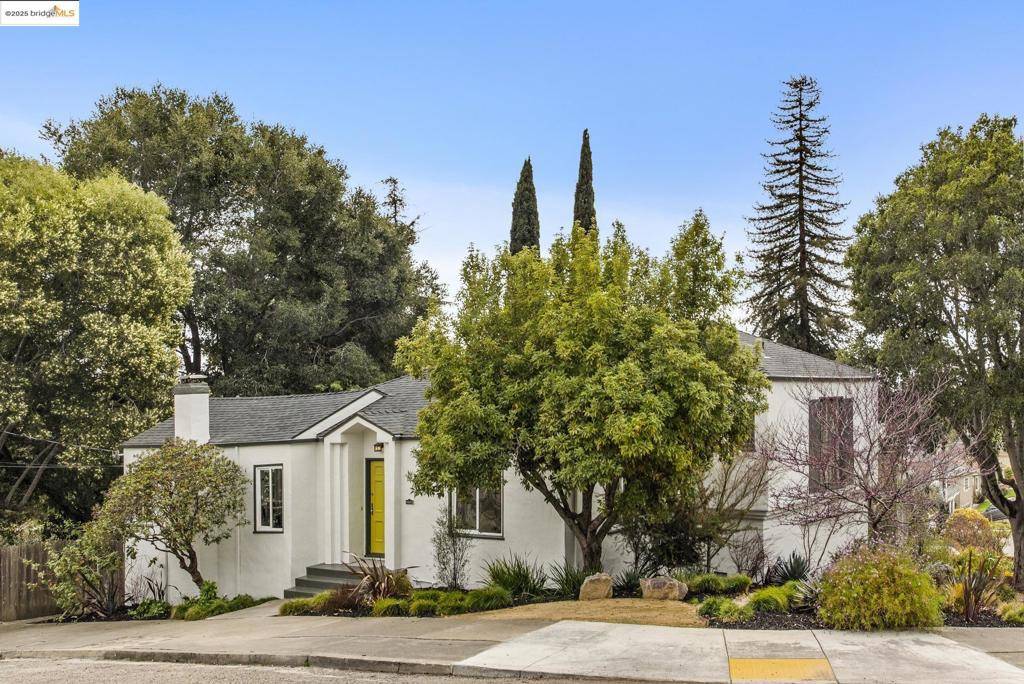 9501 Granada Ave, Oakland, CA 94605-4477