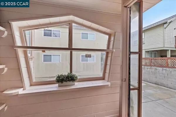 Berkeley, CA 94702,1411 Parker St