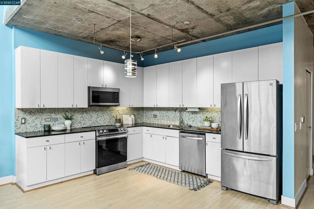 Oakland, CA 94607,311 Oak St #837