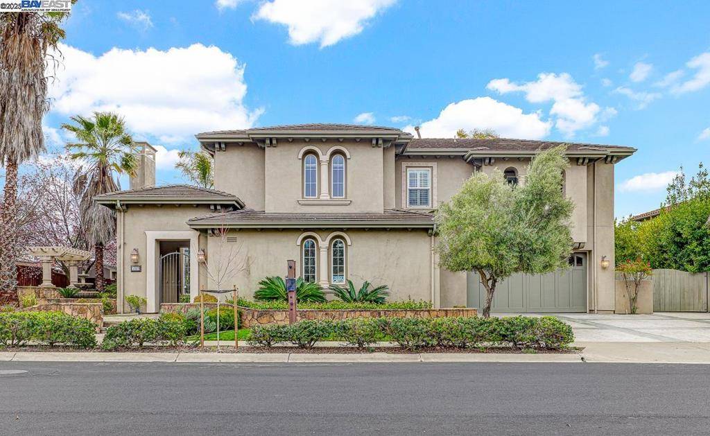 1037 Sunset Creek Ln, Pleasanton, CA 94566