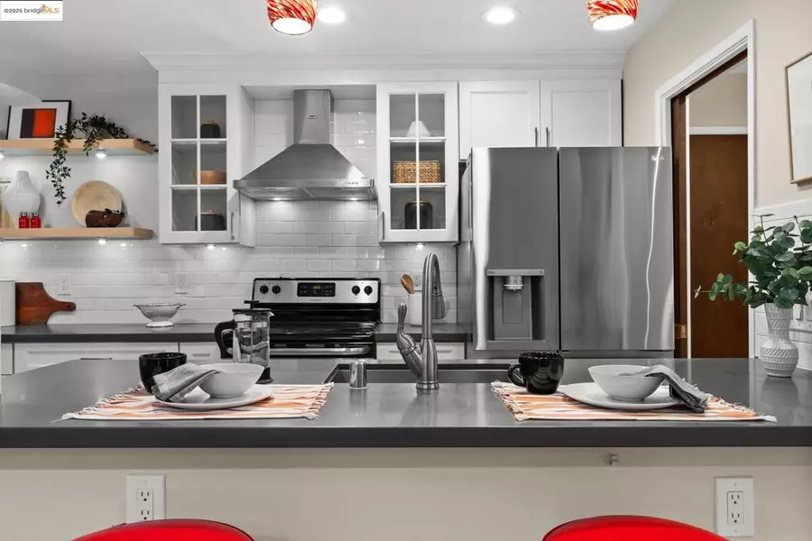 127 Bayo Vista #108, Oakland, CA 94611