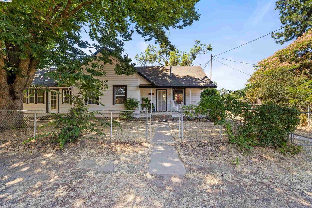 Clements, CA 95227,22191 N Anderson St