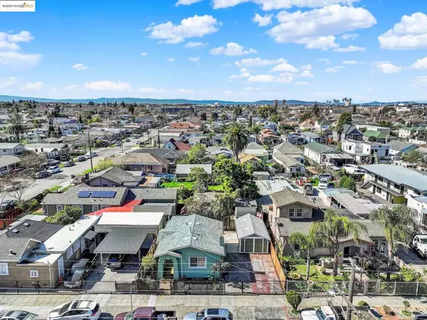 Oakland, CA 94603,9329 Olive St