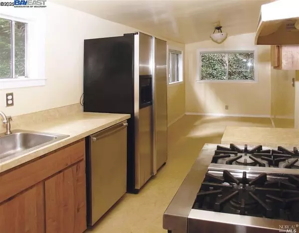 Mill Valley, CA 94941,512 Park WAY