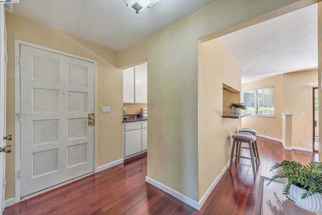 Hayward, CA 94546,21062 Gary Dr #120