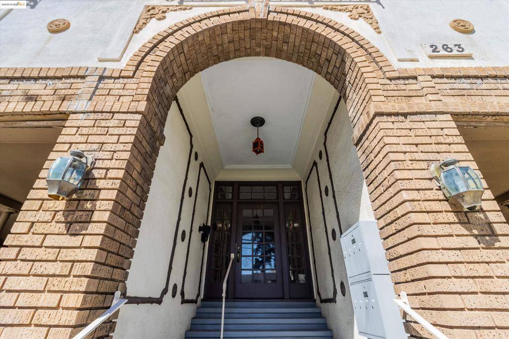 263 ATHOL, Oakland, CA 94606-1380