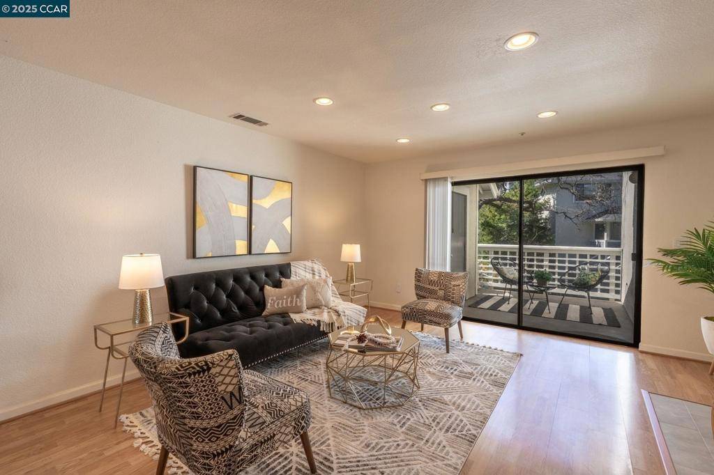 Walnut Creek, CA 94597,2582 Oak Rd #218