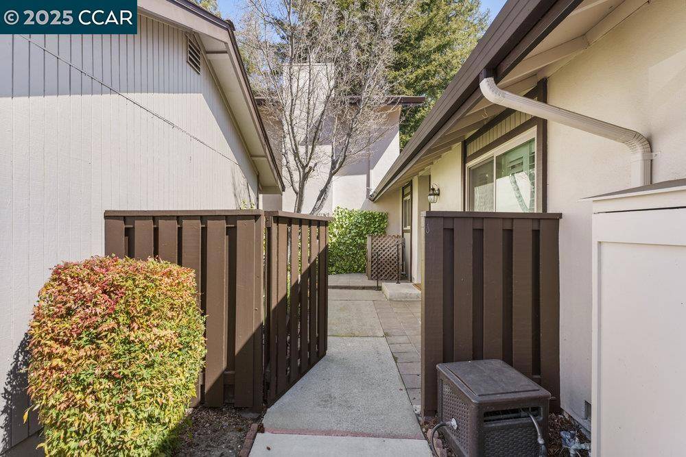 Walnut Creek, CA 94598,1965 Countrywood Ct
