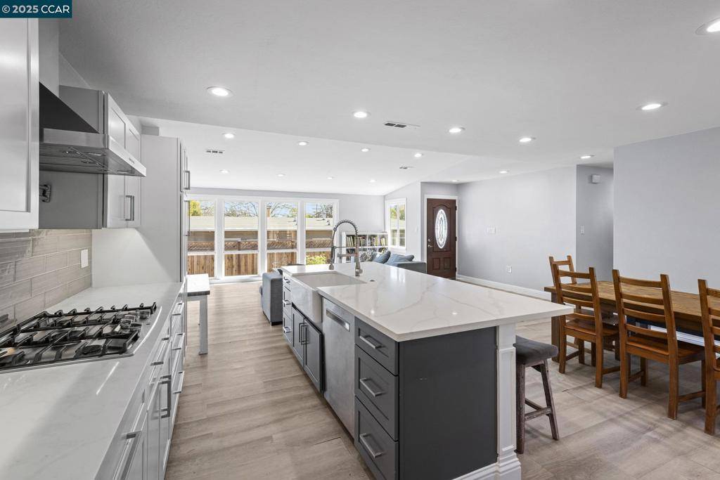 Pacheco, CA 94553,1126 Temple Dr