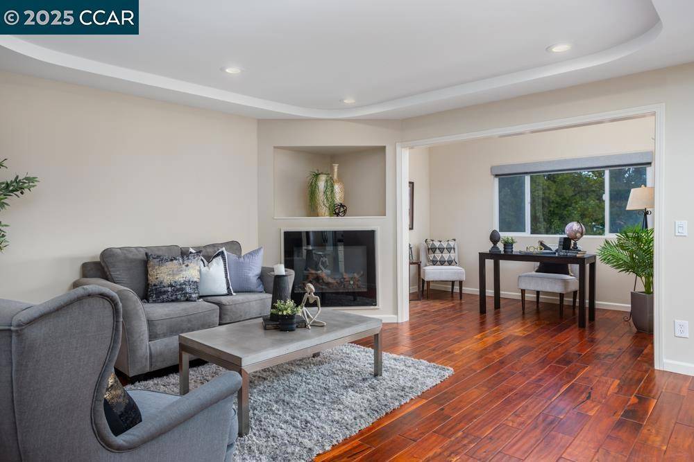1372 Rockledge Ln #4, Walnut Creek, CA 94595