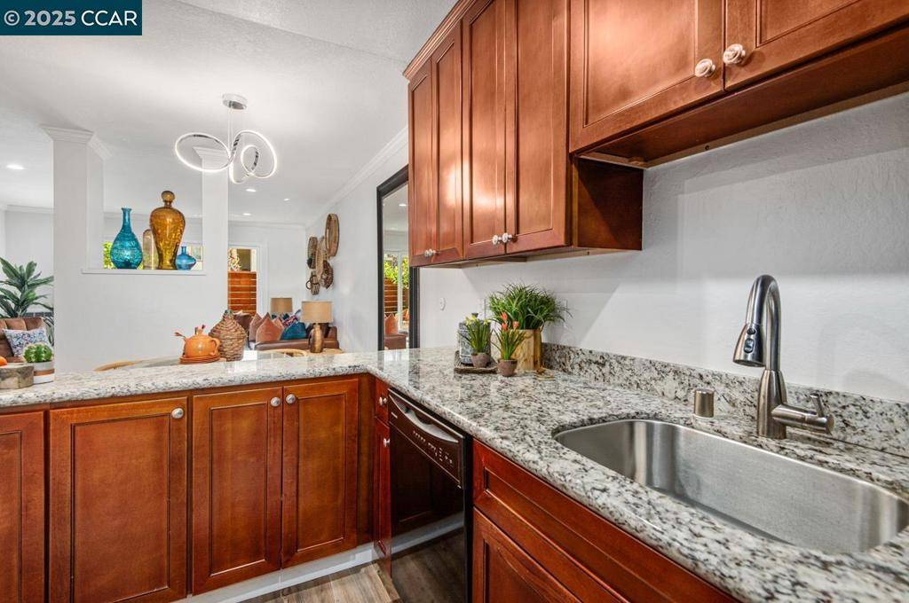 2742 Oak Rd #197, Walnut Creek, CA 94597