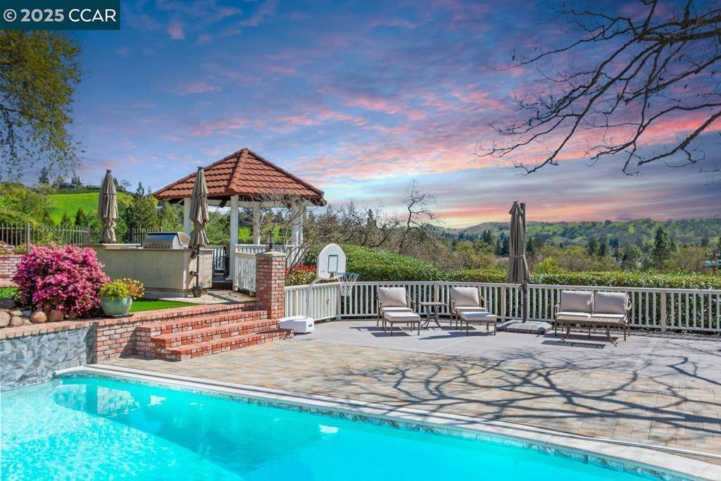 150 Mountain Canyon Pl, Alamo, CA 94507