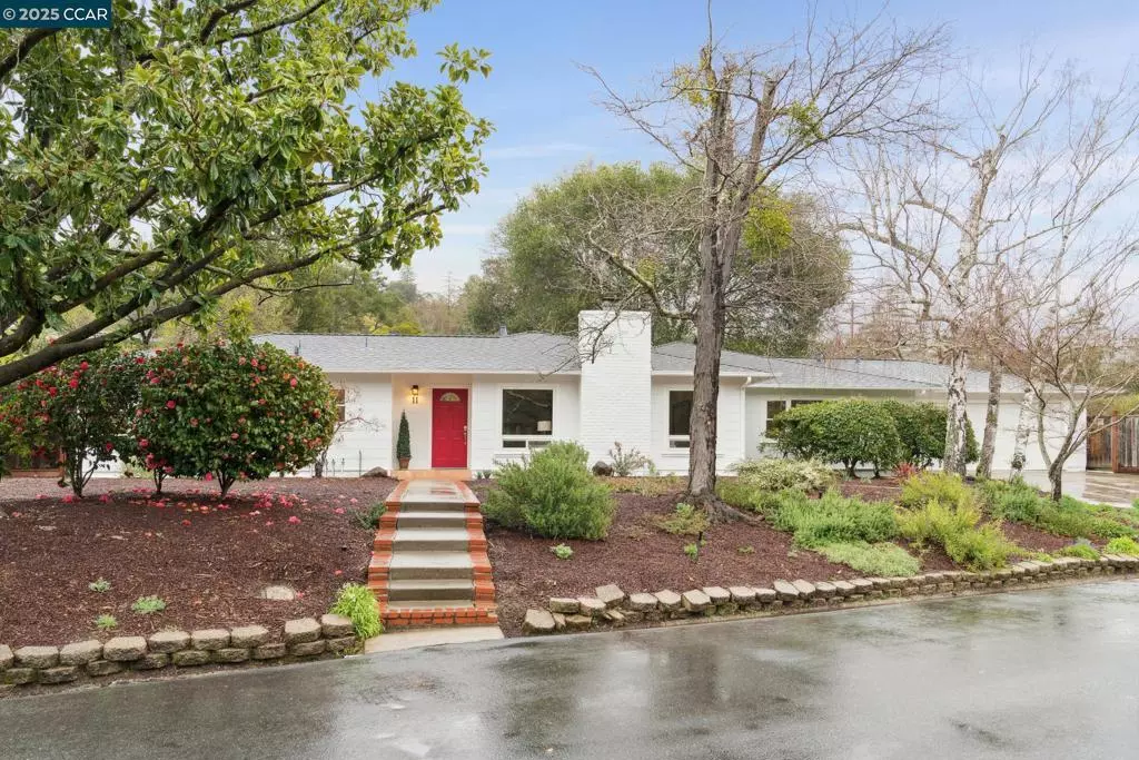 Orinda, CA 94563,11 Hacienda Cir