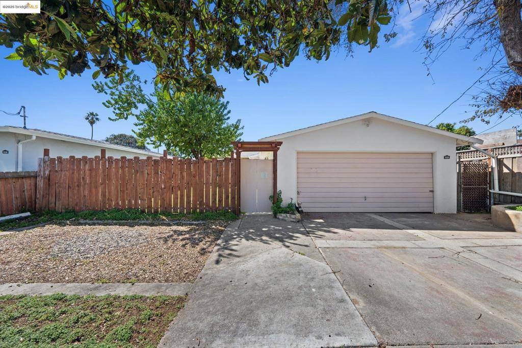 Hayward, CA 94544,28445 Etta Ave