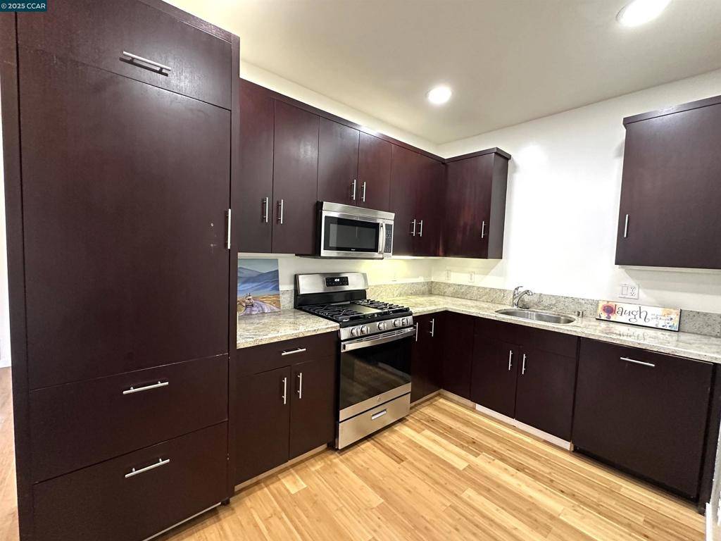 Berkeley, CA 94704-3366,2628 Telegraph Ave #302