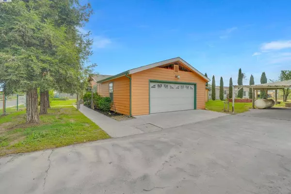 Modesto, CA 95358,124 San Joaquin St