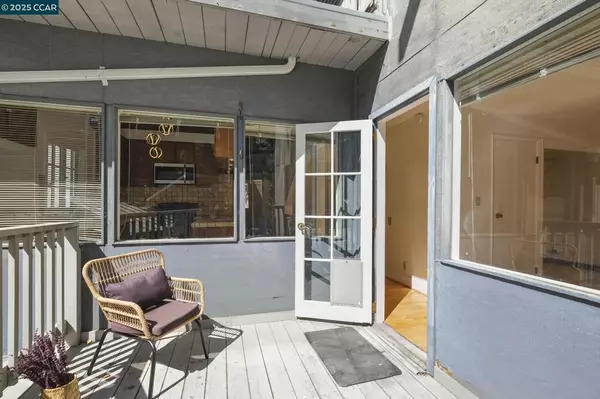 Oakland, CA 94611,6956 Sayre Dr
