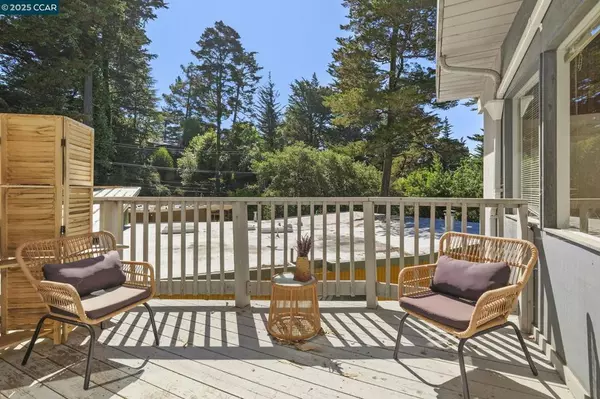 Oakland, CA 94611,6956 Sayre Dr