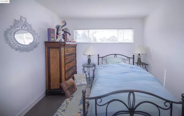 Berkeley, CA 94702,1433 Dwight