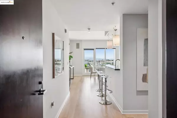 Oakland, CA 94607,222 Broadway #1301
