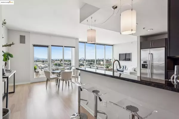Oakland, CA 94607,222 Broadway #1301