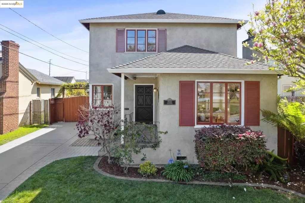 Alameda, CA 94501,2010 Versailles