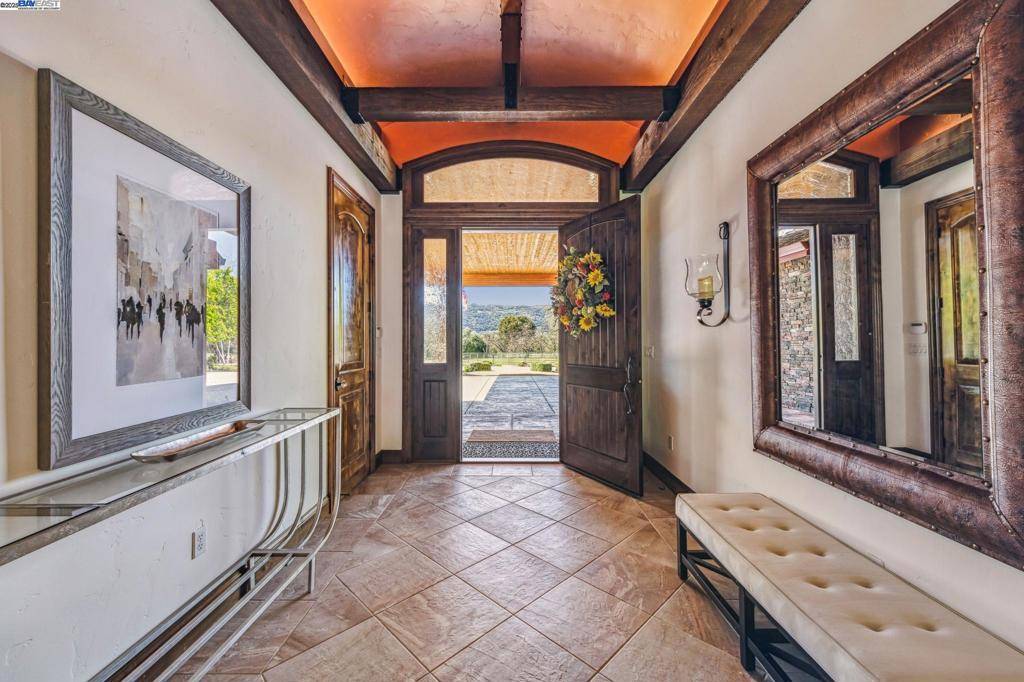 Pleasanton, CA 94566,6002 Alisal St