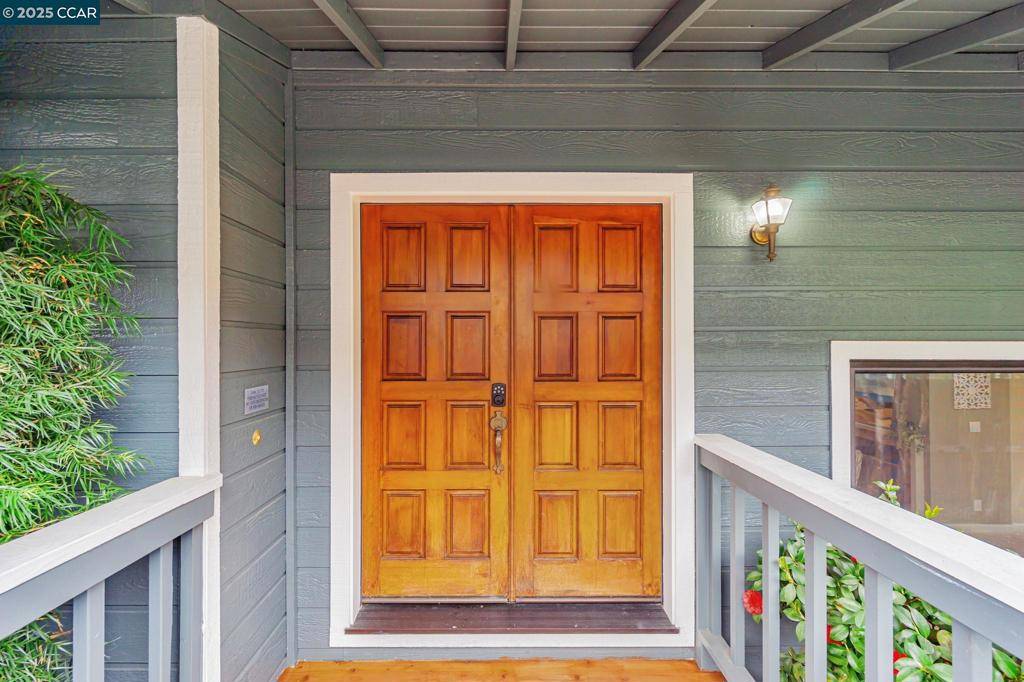 Moraga, CA 94556,10 Benedita Pl