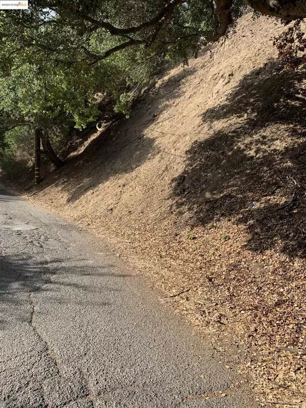 Oakland, CA 94611,7247 Thorndale Dr