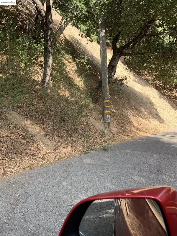 Oakland, CA 94611,7247 Thorndale Dr