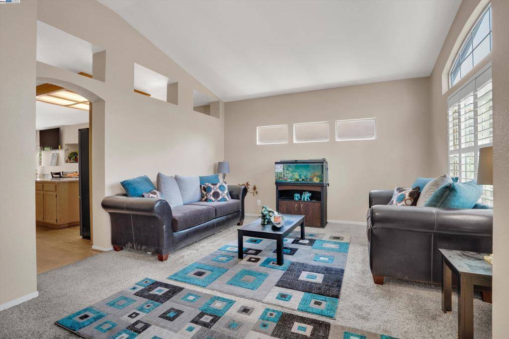 Antioch, CA 94531,4937 Stirrup Way