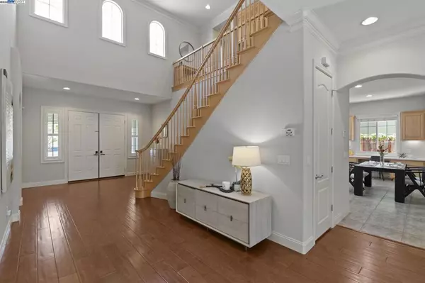 Dublin, CA 94568,5365 Hazeltine Ln