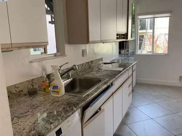 Walnut Creek, CA 94597,1590 Sunnyvale Ave #31