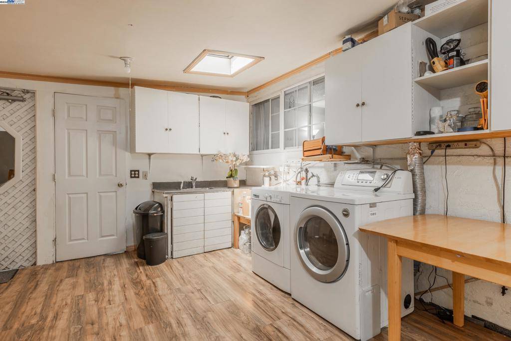 Milpitas, CA 95035,1122 Park Grove Dr