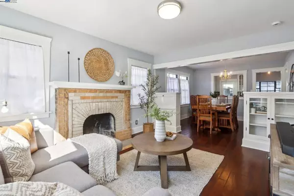 Hayward, CA 94541,22182 Montgomery St