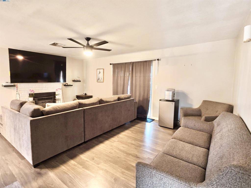 Modesto, CA 95350,1213 Huntington Dr