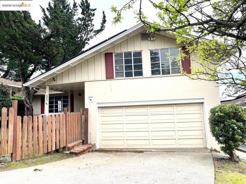 2859 Burton Dr, Oakland, CA 94611
