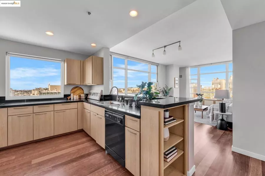 1 Lakeside Dr #1803, Oakland, CA 94612