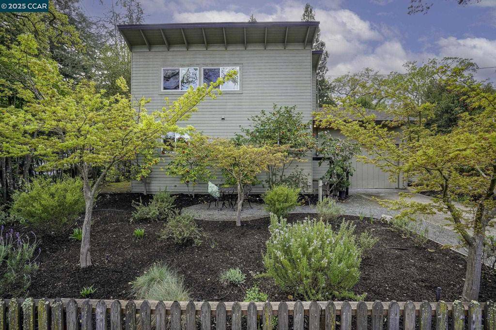 Lafayette, CA 94549,3609 Walnut Street