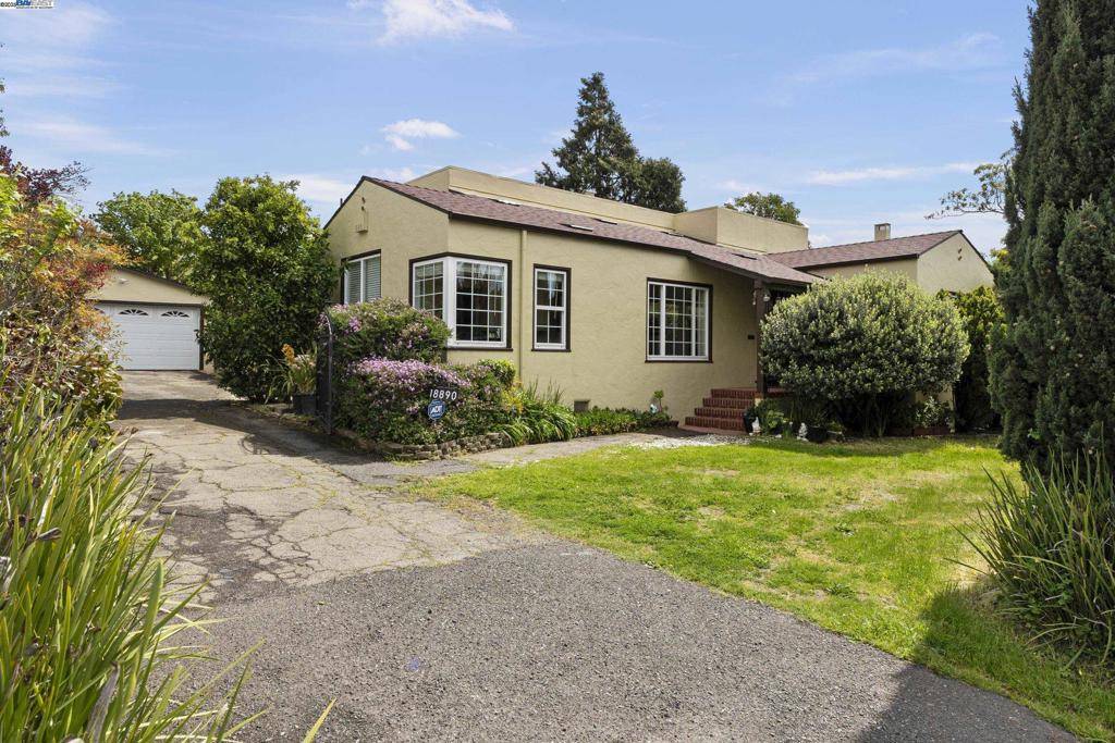 18890 Redwood Rd, Castro Valley, CA 94546