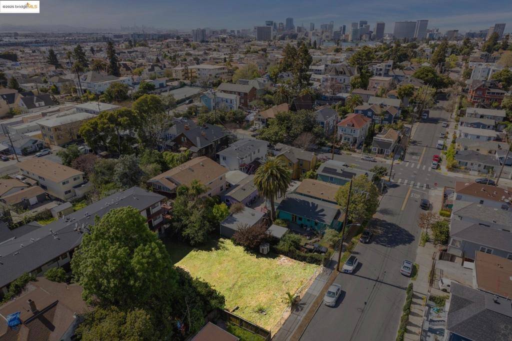 1127 E 20th St, Oakland, CA 94606