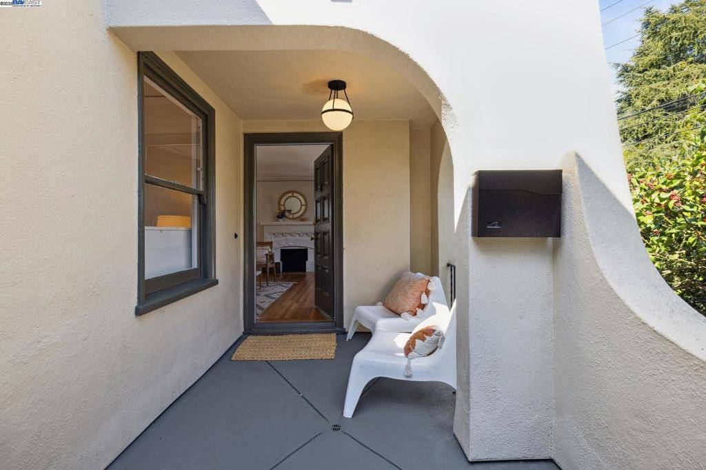 Oakland, CA 94611,650 Fairmount Ave