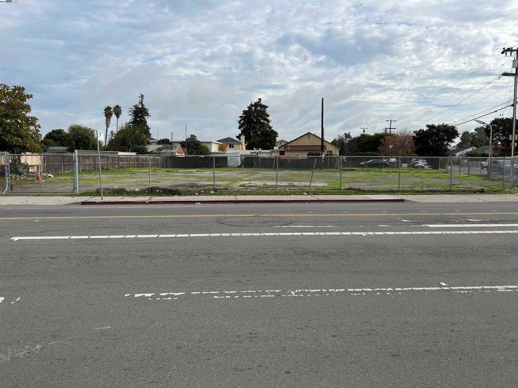 19884 Meekland, Hayward, CA 94541-0000