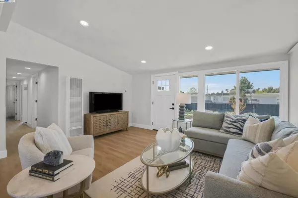 Hayward, CA 94545,27420 Palmwood Ave