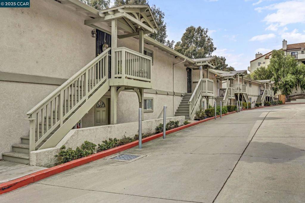 Hayward, CA 94546,21409 Gary Dr #7