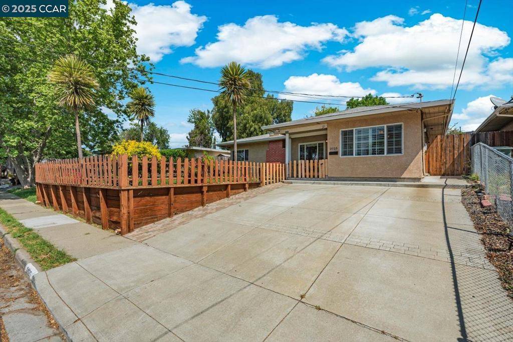 Concord, CA 94520,2025 Overhill Rd