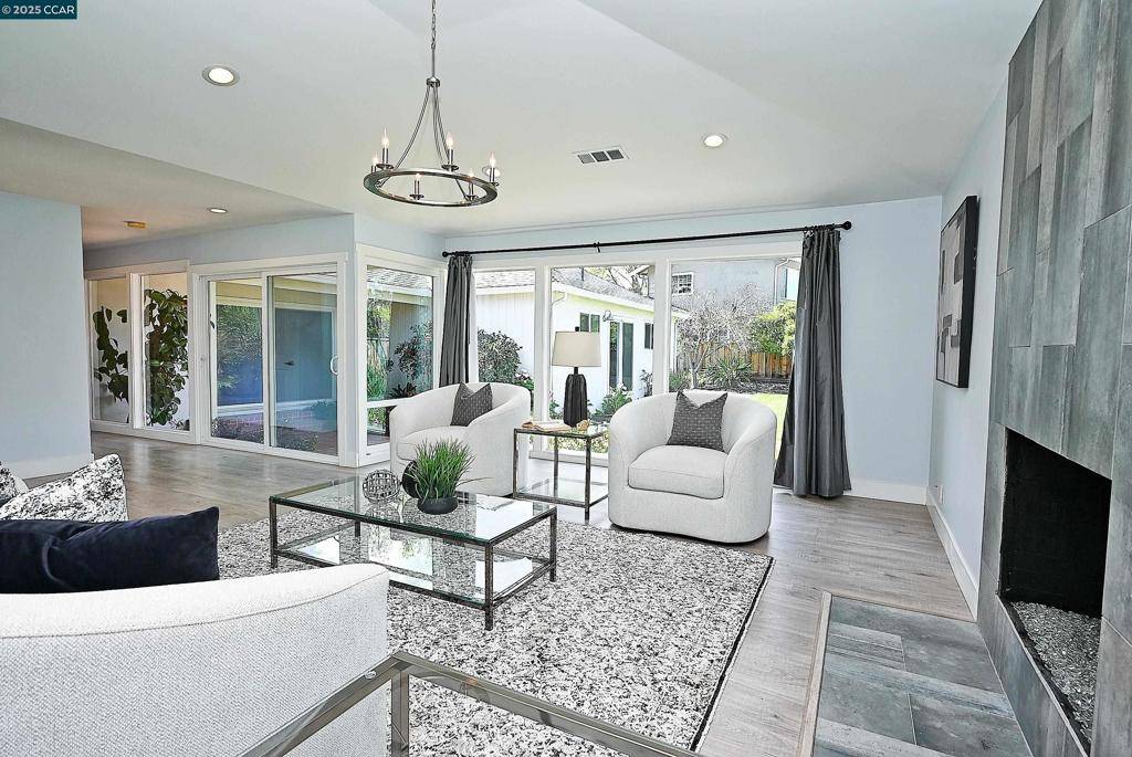 Walnut Creek, CA 94598,383 Caravelle Dr