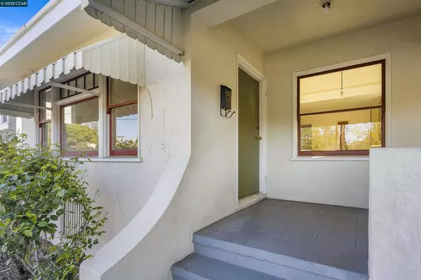 Oakland, CA 94611,4414 S Pleasant Valley Ct S