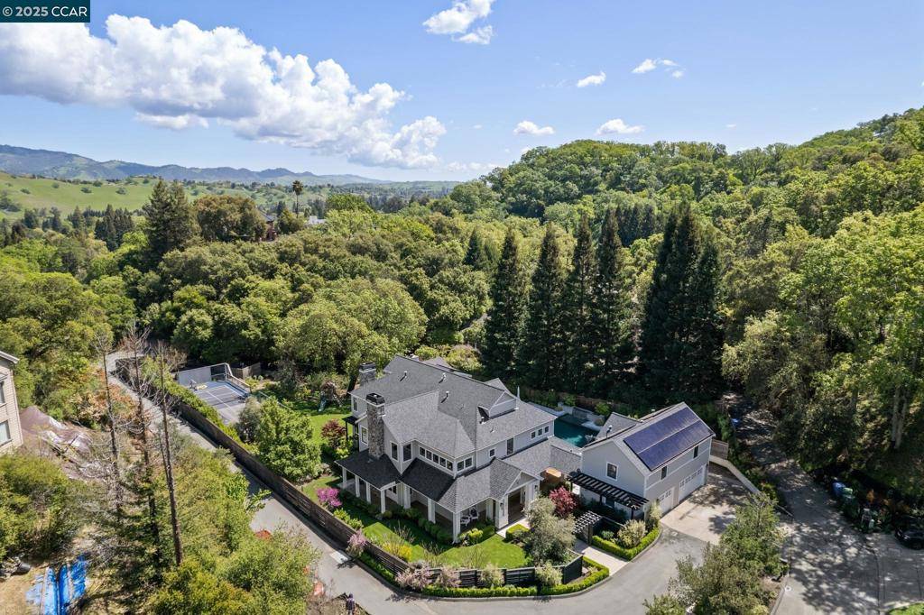 271 Lark Ln,  Alamo,  CA 94507